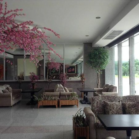 Hotel Kan Kanchanaburi Esterno foto