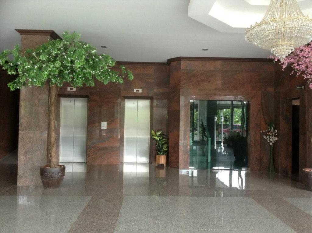 Hotel Kan Kanchanaburi Esterno foto