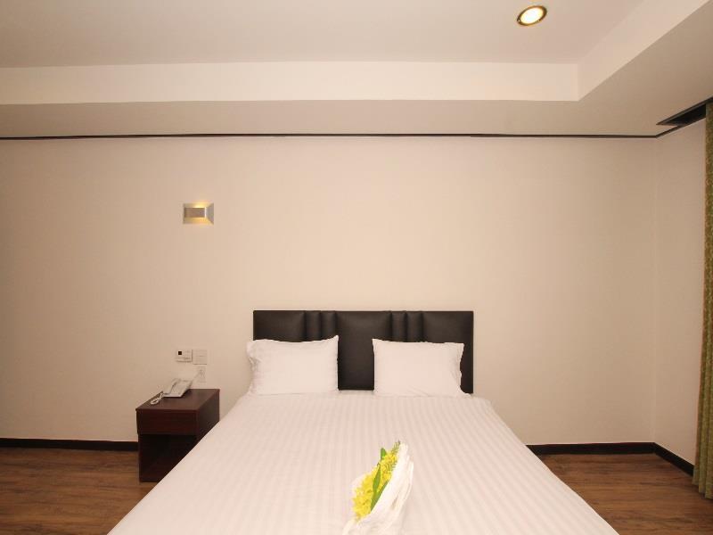 Hotel Kan Kanchanaburi Esterno foto