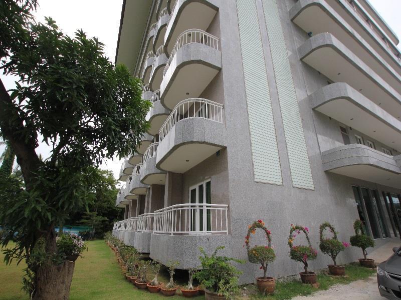 Hotel Kan Kanchanaburi Esterno foto