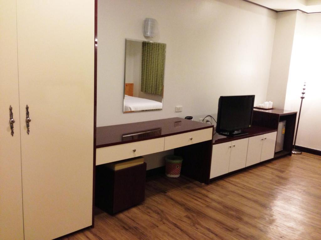 Hotel Kan Kanchanaburi Esterno foto