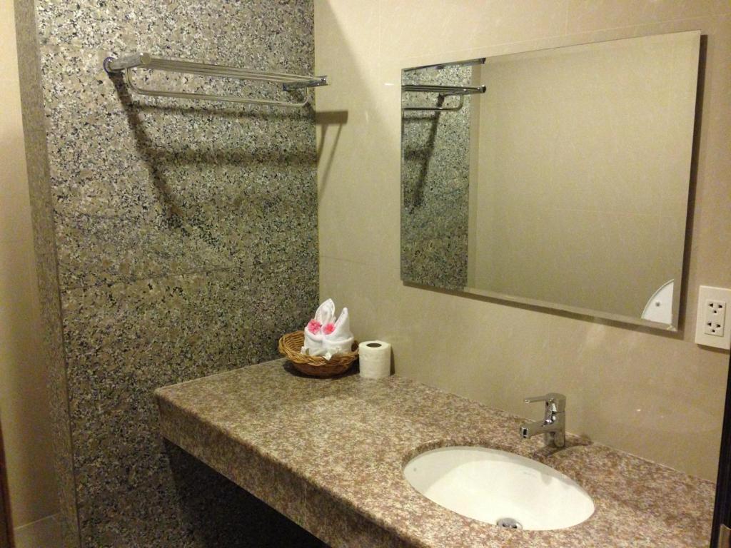 Hotel Kan Kanchanaburi Esterno foto