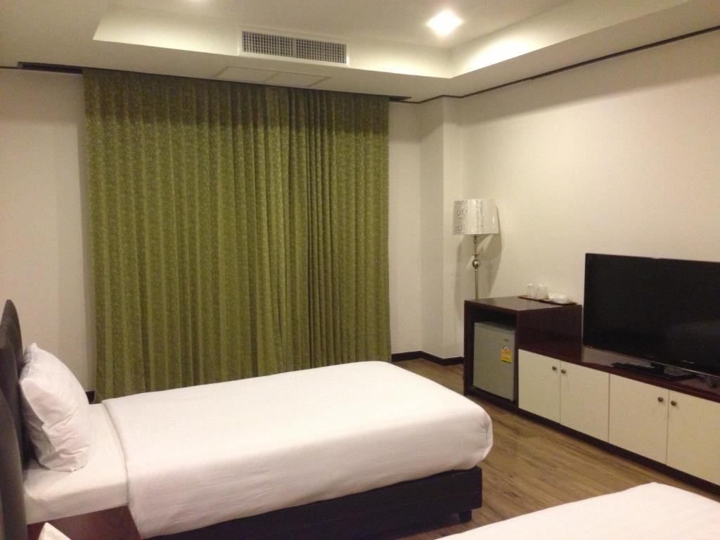 Hotel Kan Kanchanaburi Esterno foto