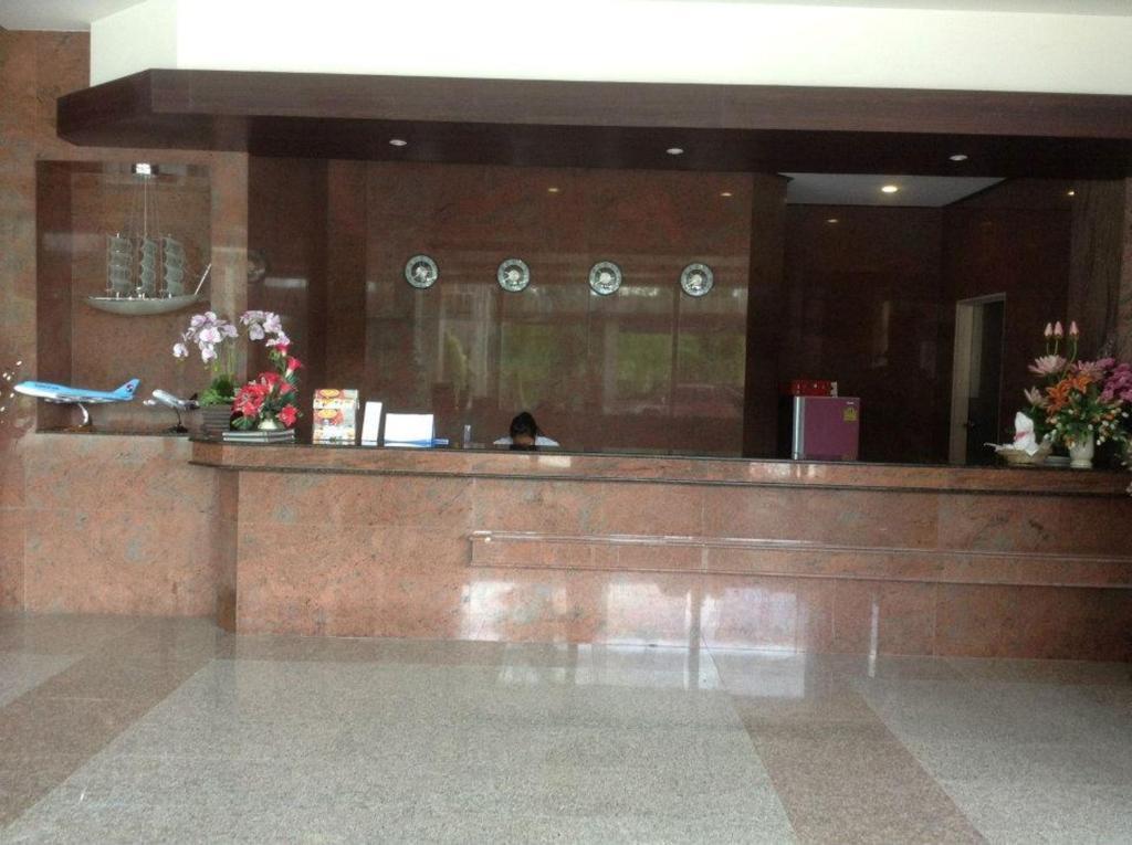 Hotel Kan Kanchanaburi Esterno foto